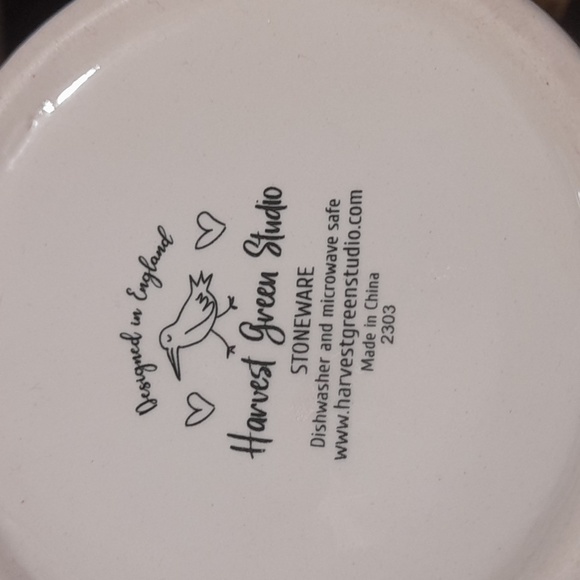 Bee Happy designed in England harvest Green studio mug - Picture 6 of 8